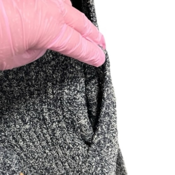 Barefoot Dreams Cozy Chic Lite Gray Cardigan Sweater Size M - Picture 4 of 8